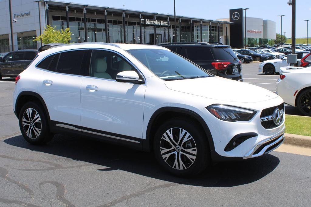 new 2025 Mercedes-Benz GLA 250 car, priced at $47,895