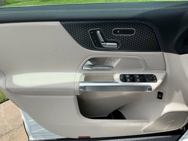 new 2025 Mercedes-Benz GLB 250 car, priced at $48,645