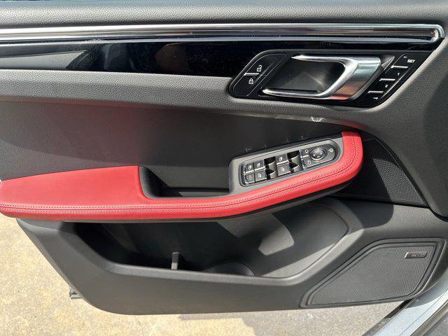 new 2025 Porsche Macan car