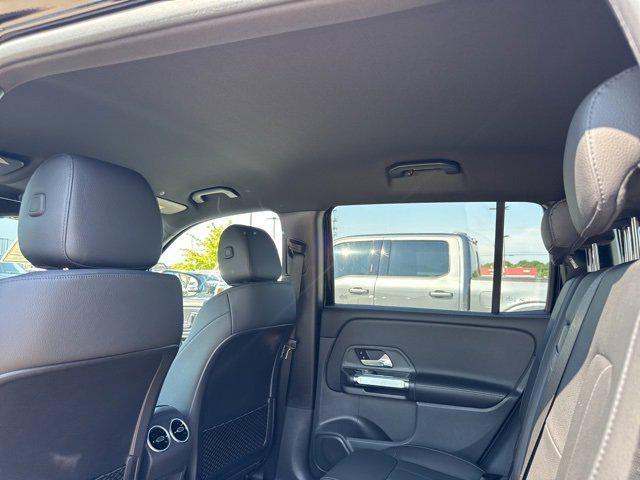 new 2025 Mercedes-Benz GLB 250 car, priced at $44,550