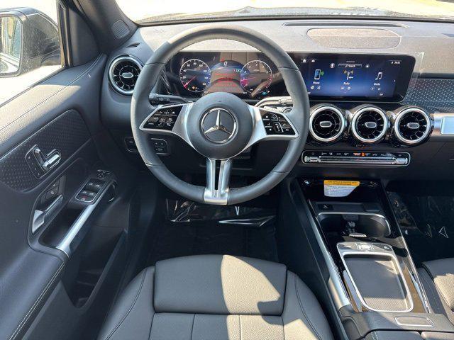 new 2025 Mercedes-Benz GLB 250 car, priced at $44,550