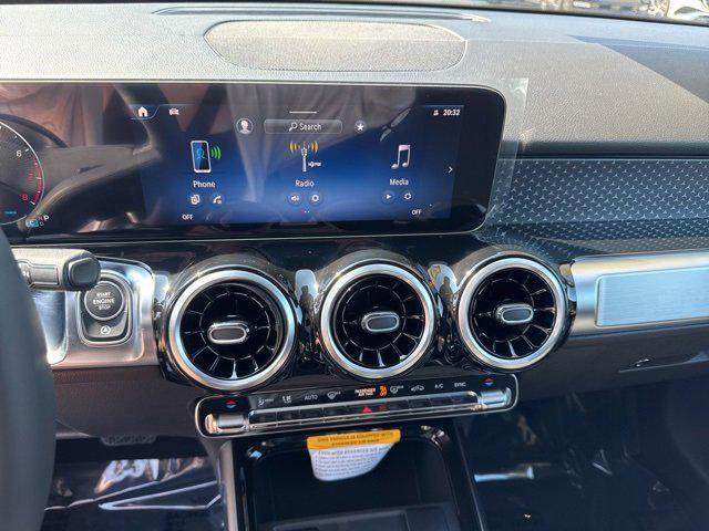 new 2025 Mercedes-Benz GLB 250 car, priced at $44,550