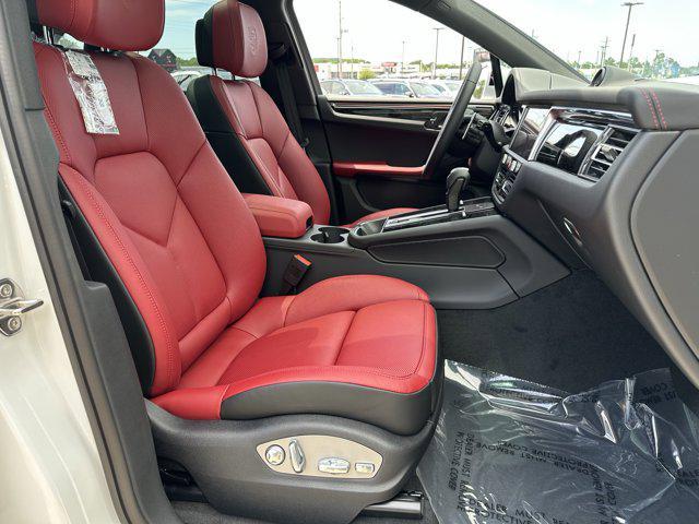 new 2025 Porsche Macan car