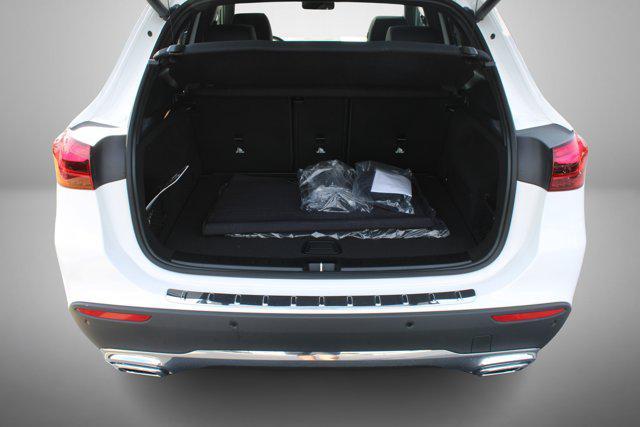 new 2025 Mercedes-Benz GLA 250 car, priced at $45,650
