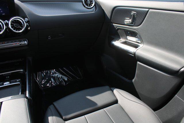 new 2025 Mercedes-Benz GLA 250 car, priced at $45,650