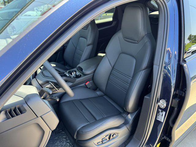 new 2025 Porsche Cayenne car