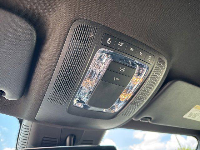 new 2025 Mercedes-Benz GLB 250 car, priced at $48,645
