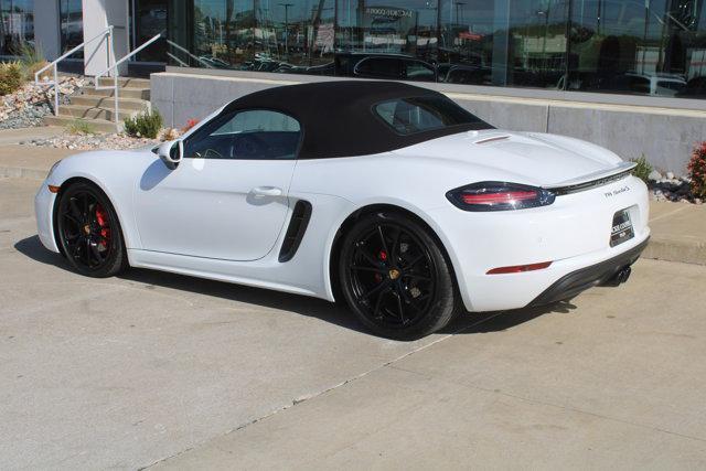 new 2024 Porsche 718 Boxster car