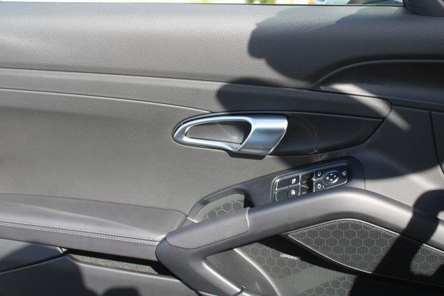 new 2024 Porsche 718 Boxster car