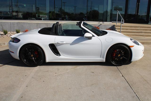 new 2024 Porsche 718 Boxster car