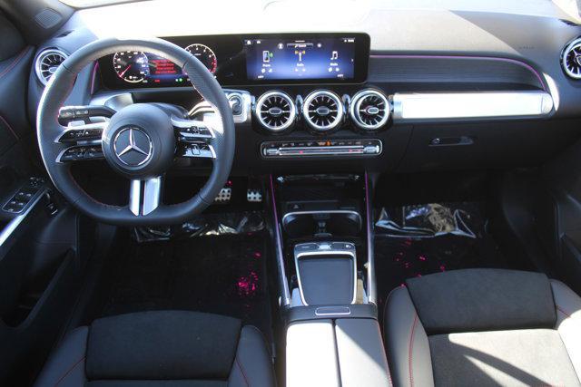 new 2025 Mercedes-Benz GLB 250 car, priced at $52,720