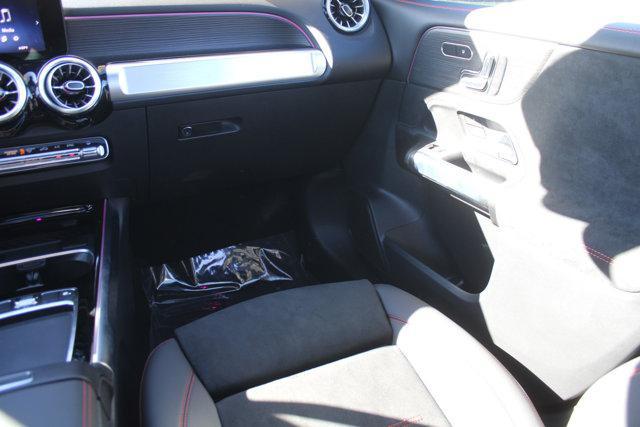 new 2025 Mercedes-Benz GLB 250 car, priced at $52,720