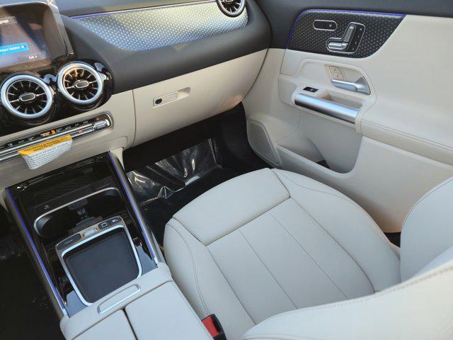 new 2025 Mercedes-Benz GLA 250 car, priced at $47,845