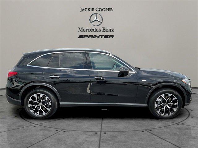 new 2025 Mercedes-Benz GLC 350e car, priced at $61,700