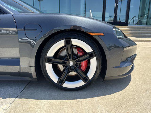 new 2025 Porsche Taycan car