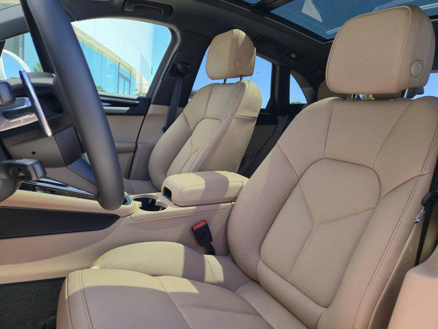 new 2025 Porsche Macan car