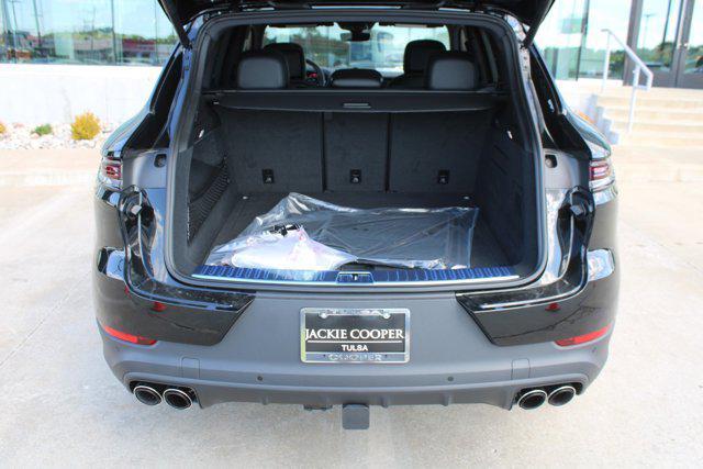 new 2024 Porsche Cayenne car