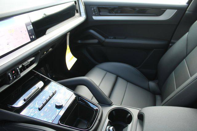 new 2024 Porsche Cayenne car