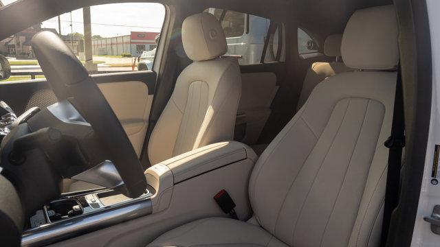 new 2025 Mercedes-Benz GLA 250 car, priced at $47,245