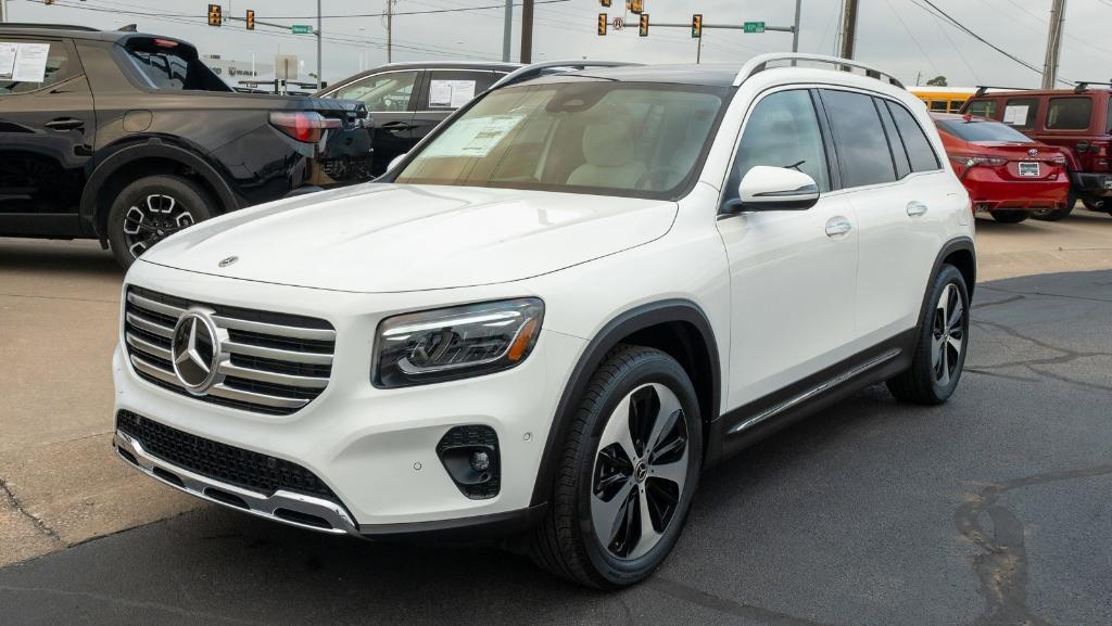 new 2024 Mercedes-Benz GLB 250 car, priced at $48,545