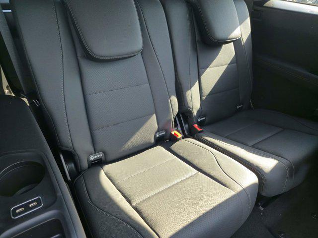 new 2025 Mercedes-Benz GLS 450 car, priced at $92,275