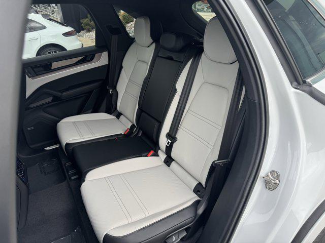 new 2025 Porsche Cayenne car