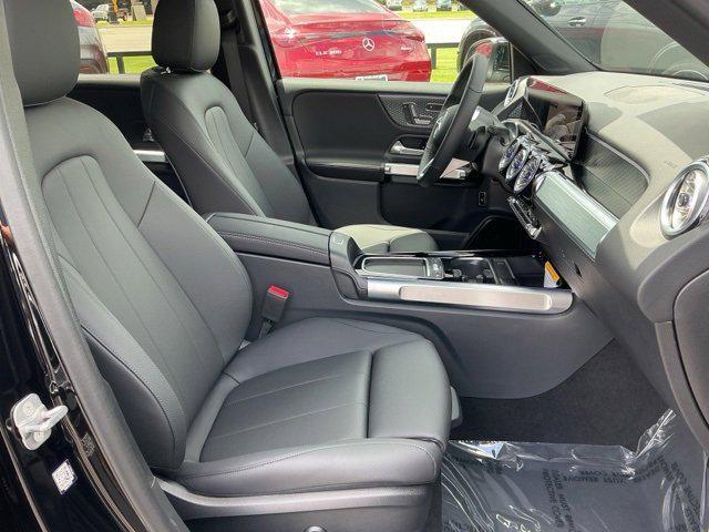 new 2025 Mercedes-Benz GLB 250 car, priced at $48,645