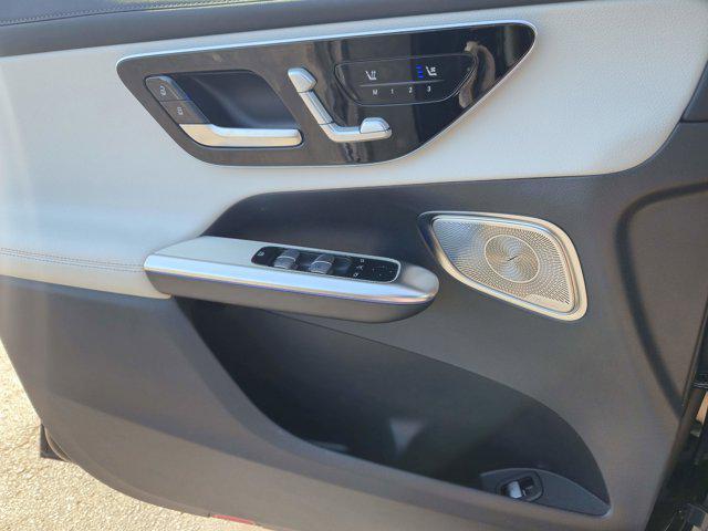 new 2025 Mercedes-Benz GLC 300 car, priced at $61,505