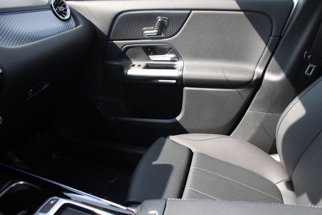 new 2025 Mercedes-Benz GLA 250 car, priced at $45,650