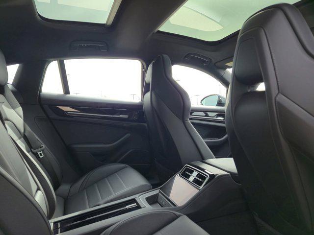 new 2024 Porsche Panamera car