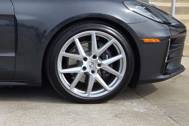 new 2024 Porsche Panamera car