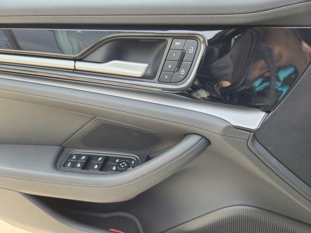 new 2024 Porsche Panamera car