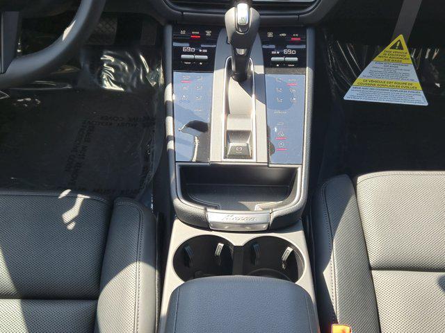 new 2025 Porsche Macan car