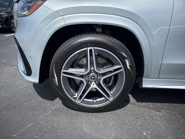 new 2025 Mercedes-Benz GLS 450 car, priced at $95,365