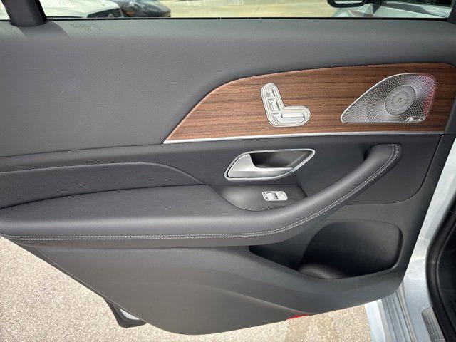 new 2025 Mercedes-Benz GLS 450 car, priced at $95,365