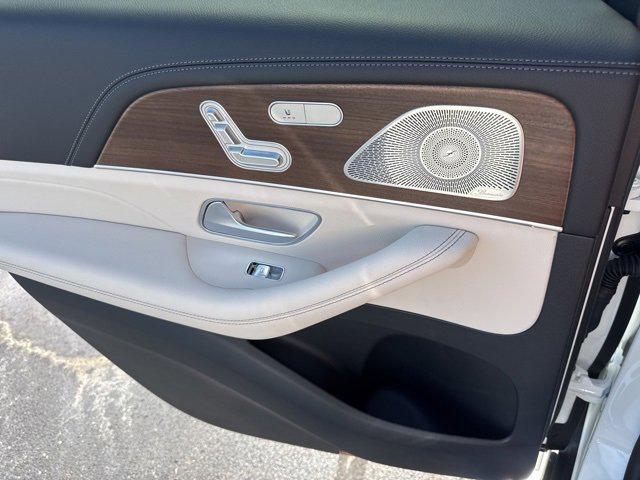 new 2025 Mercedes-Benz GLS 580 car, priced at $117,645