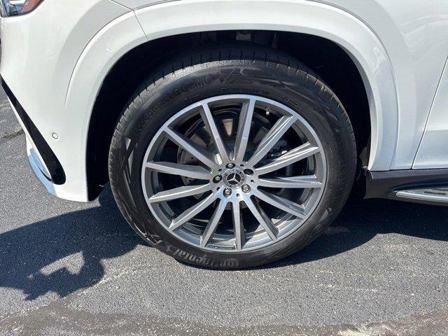 new 2025 Mercedes-Benz GLS 580 car, priced at $117,645