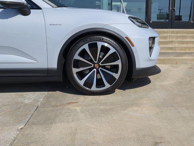 new 2025 Porsche Macan car