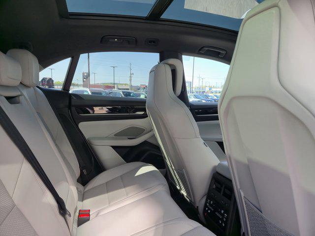 new 2025 Porsche Macan car