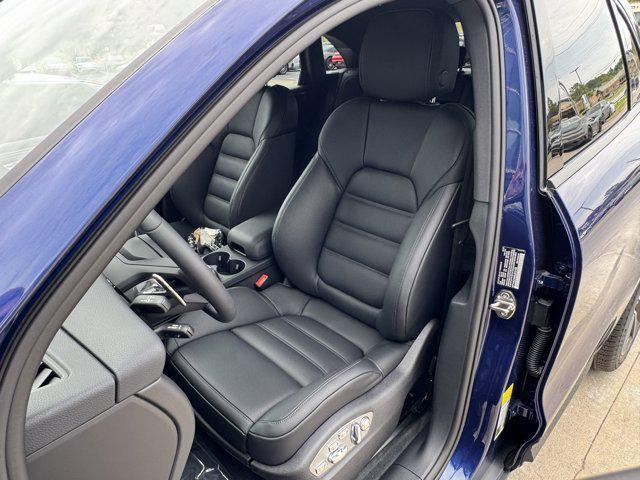 new 2025 Porsche Macan car
