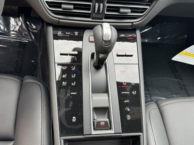 new 2025 Porsche Macan car