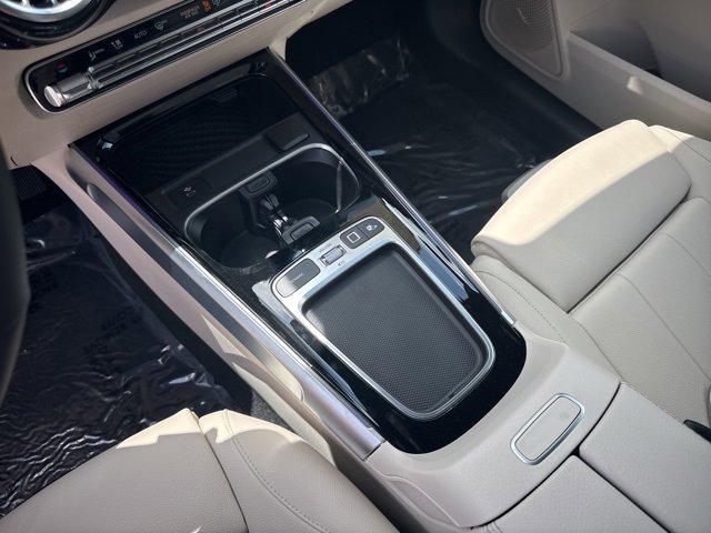 new 2025 Mercedes-Benz GLB 250 car, priced at $53,140