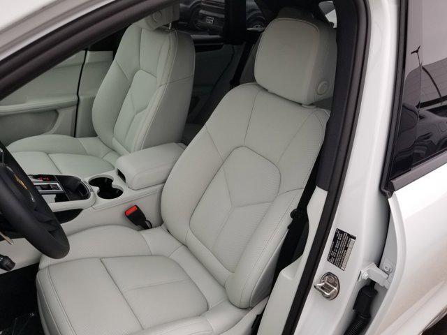 new 2025 Porsche Macan car