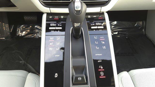 new 2025 Porsche Macan car