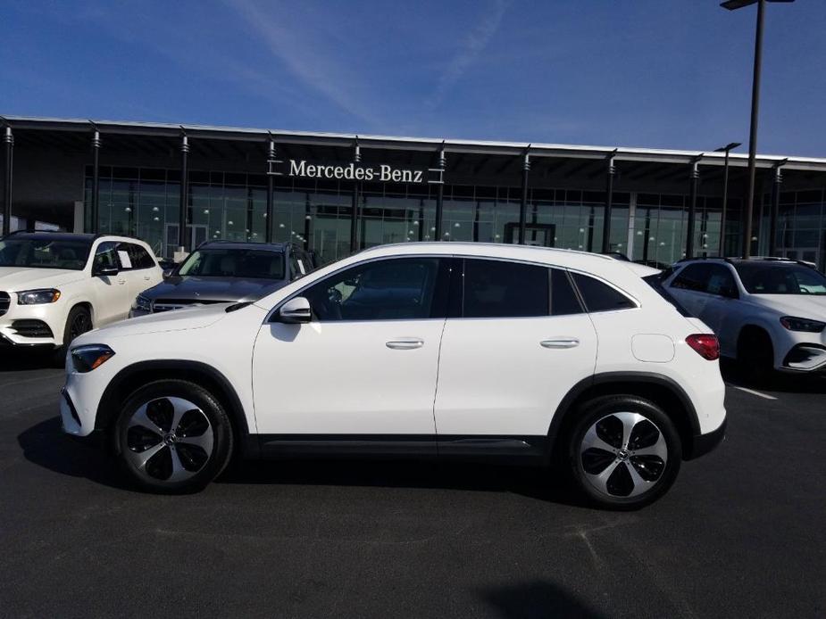 new 2024 Mercedes-Benz GLA 250 car, priced at $47,965