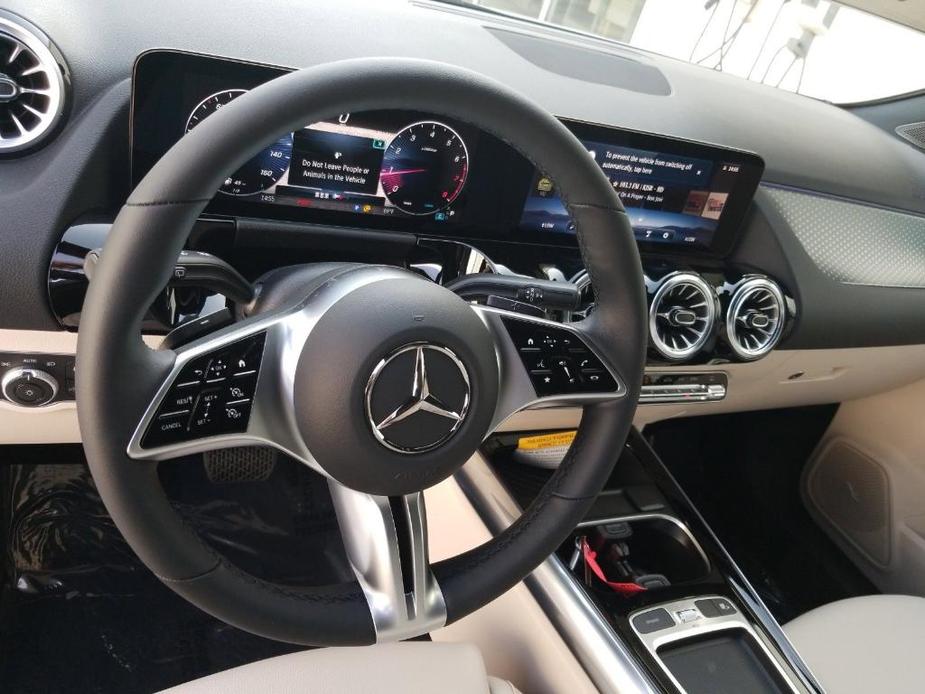 new 2024 Mercedes-Benz GLA 250 car, priced at $47,965