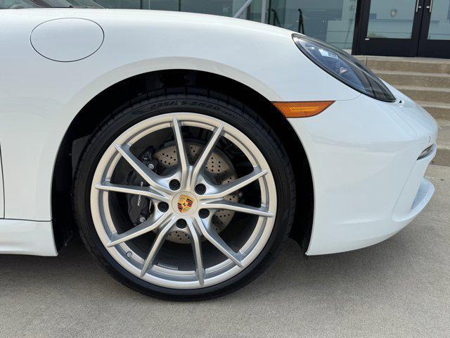 new 2025 Porsche 718 Boxster car