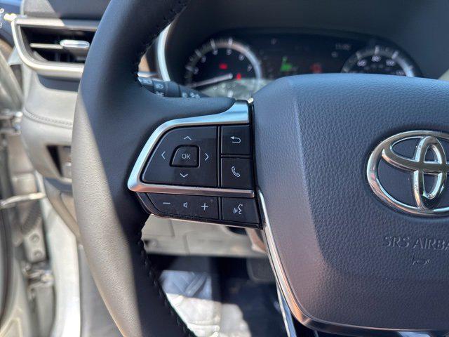 used 2020 Toyota Highlander car, priced at $31,583