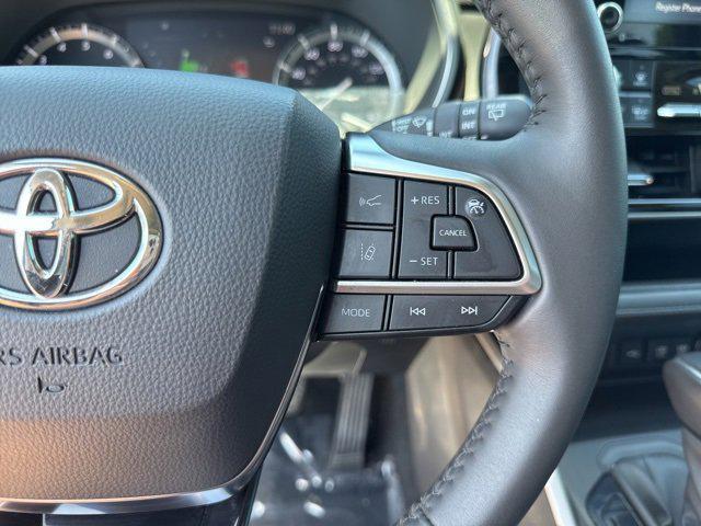 used 2020 Toyota Highlander car, priced at $31,583