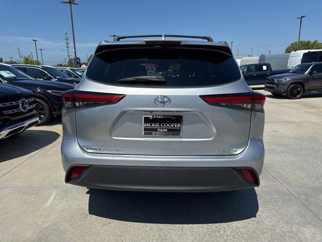used 2020 Toyota Highlander car, priced at $31,583